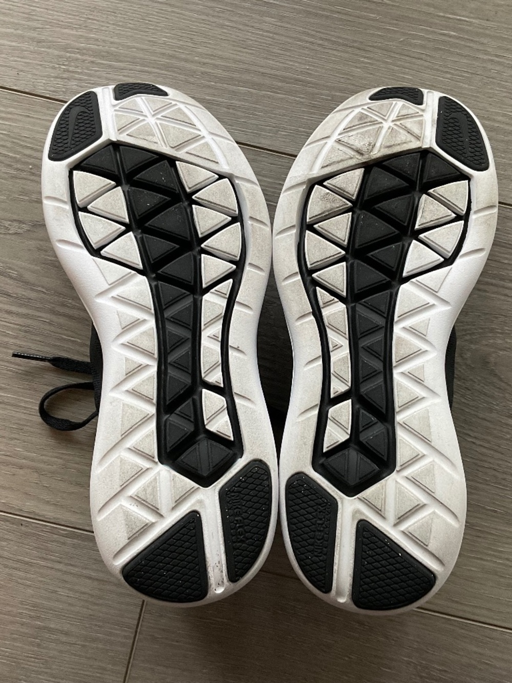 NIKE Running Black /Gold Size 8.5 - Picture 5 of 7